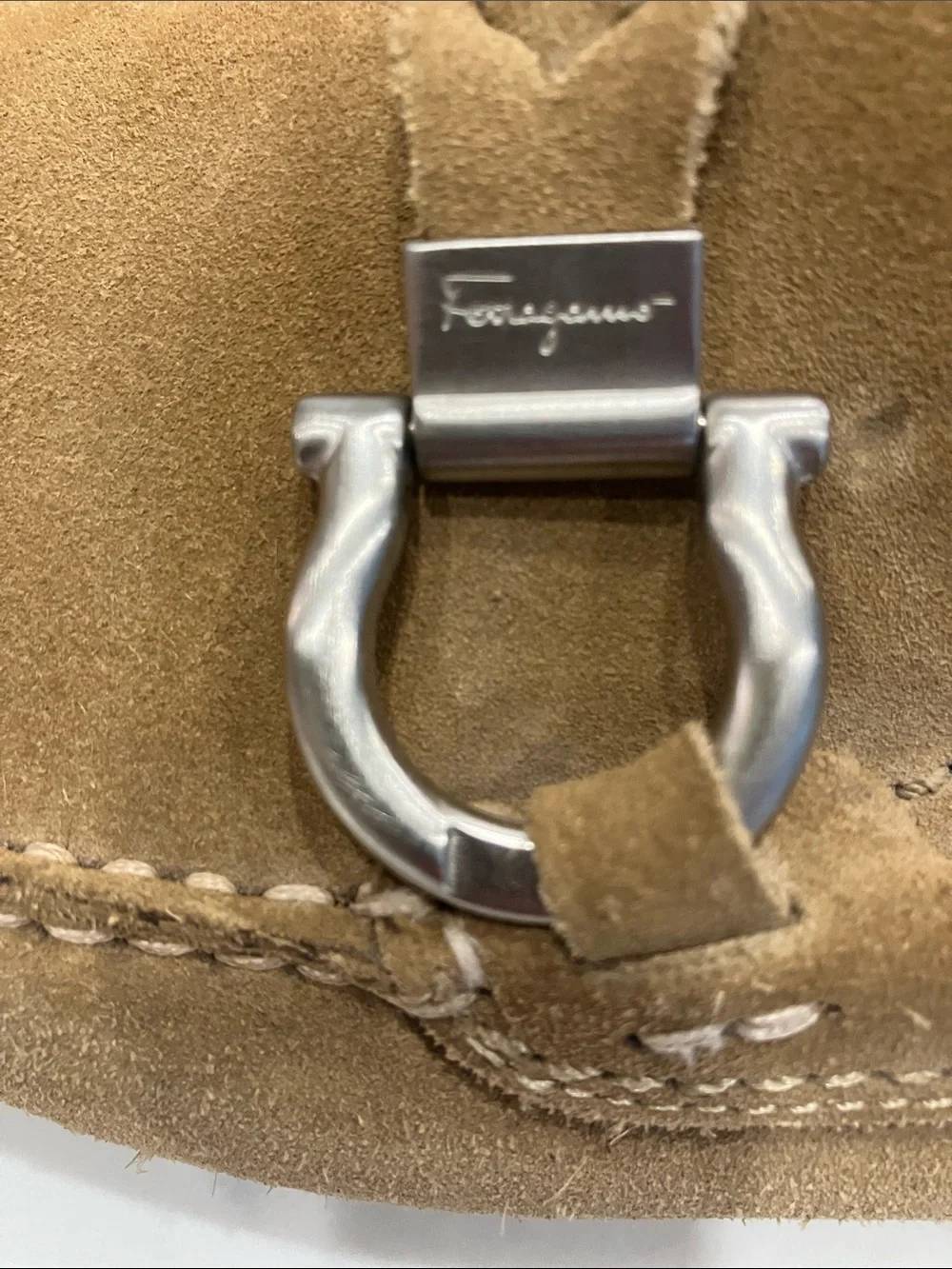 Ferragamo Men's Driving Moccasin Tan Suede w/ Silver Tone Accents Sz 8D - EUC